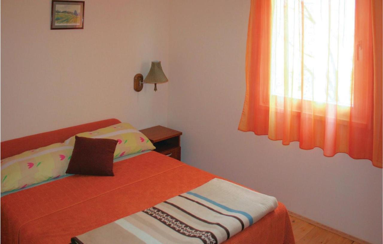 2 Bedroom Cozy Home In Bosiljevo Exteriér fotografie